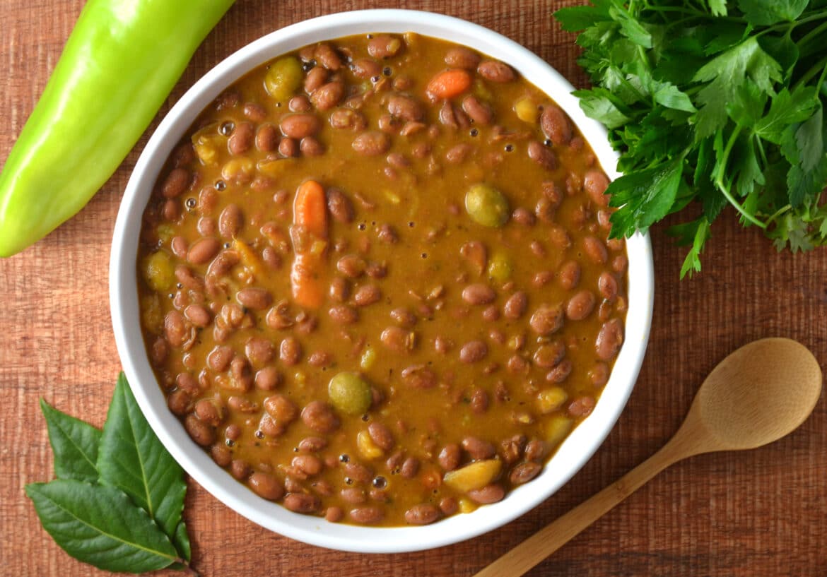 Habichuelas Guisadas (Puerto Rican Stewed Beans) - Delish D'Lites