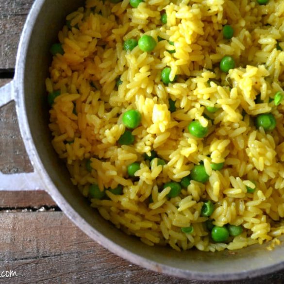 Arroz Amarillo (Spanish Yellow Rice) - Delish D'Lites